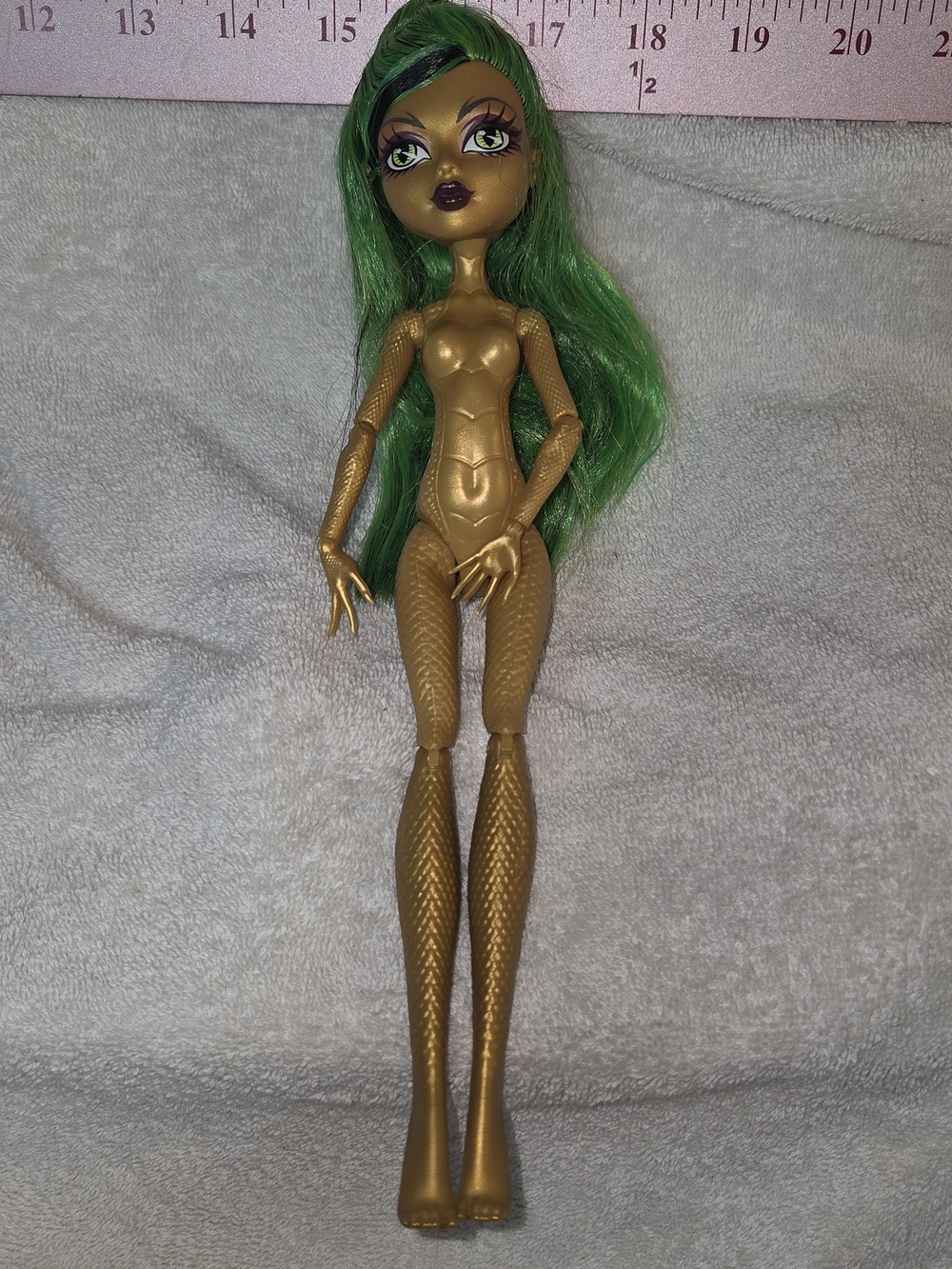 Monster High Jina Fire Bait Gold Monster Doll with Green Hair